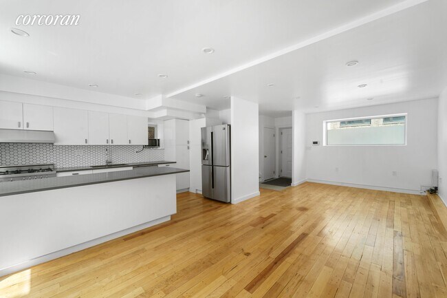 Foto del edificio - 126 N 1st St