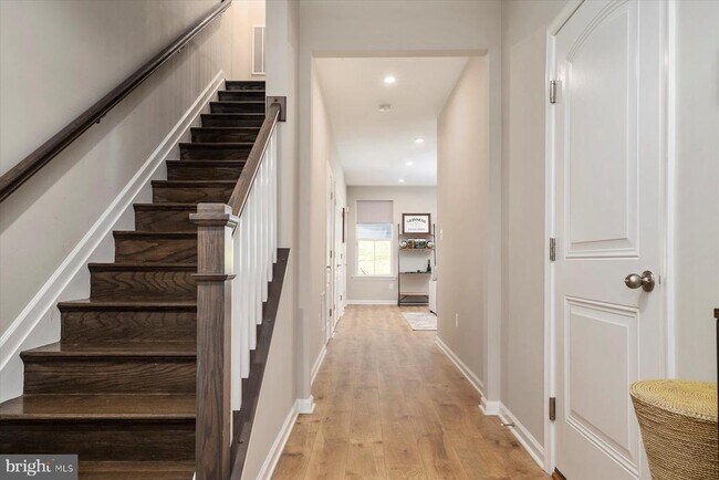 Building Photo - 7062 Fox Glove Ln