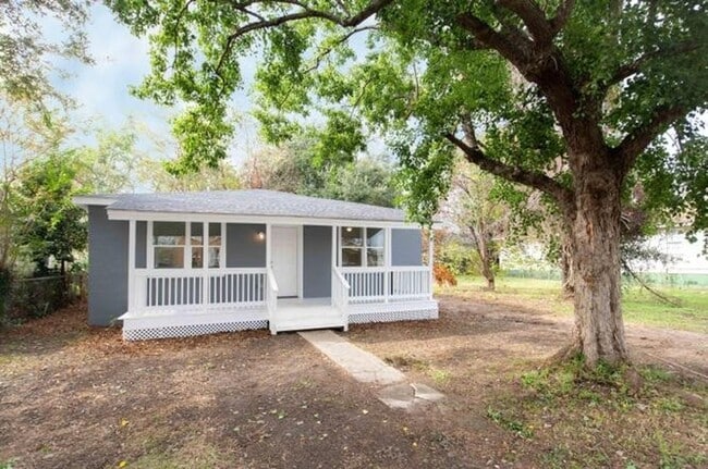 4BA/2BA OFF KING STREET EXTENTION DOSCHER Street - Available AUGUST 1, 2026 - 4BA/2BA OFF KING STREET EXTENTION DOSCHER Street - Available AUGUST 1, 2026 House