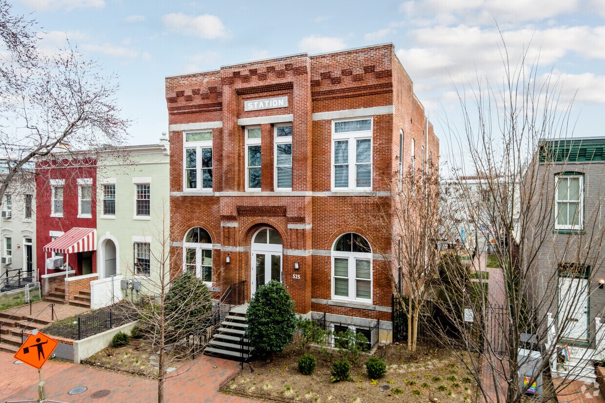 Foto principal - 525 9th St NE