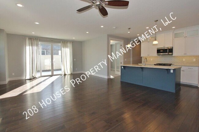 Building Photo - Immaculate Home in Harris Ranch