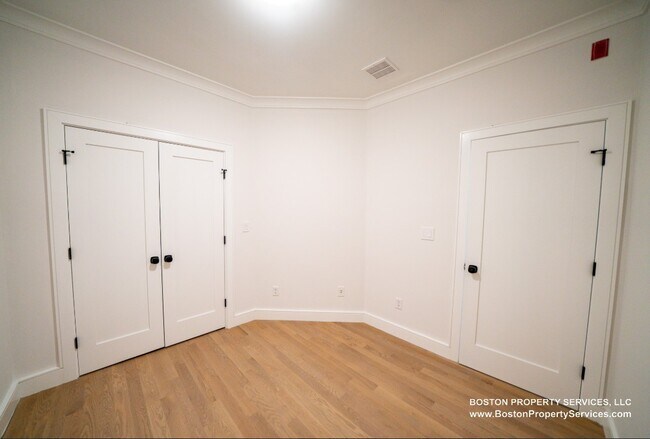 Building Photo - 37 Calumet St