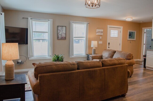 Foto del edificio - 2460 NY-145