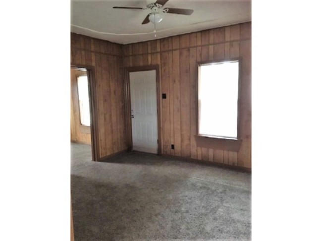 Building Photo - 303 D Ave