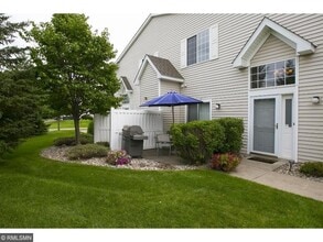 Building Photo - 17647 Hackberry Ct