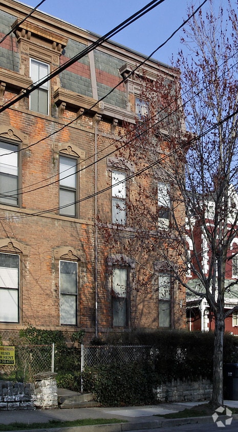 Building Photo - 1337 Scott St