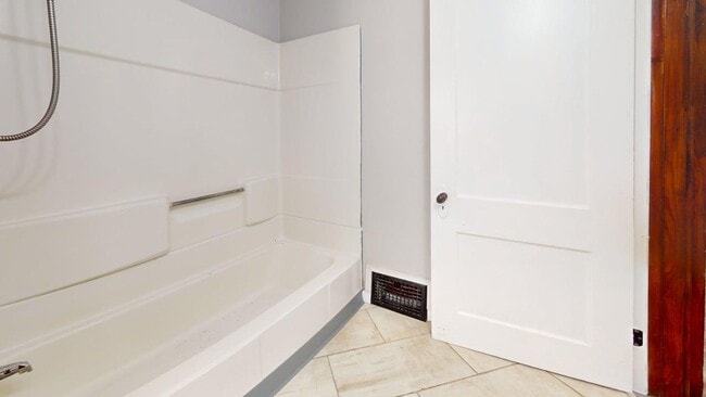 Building Photo - Akron 3 Bedroom Single Family Home + Garage