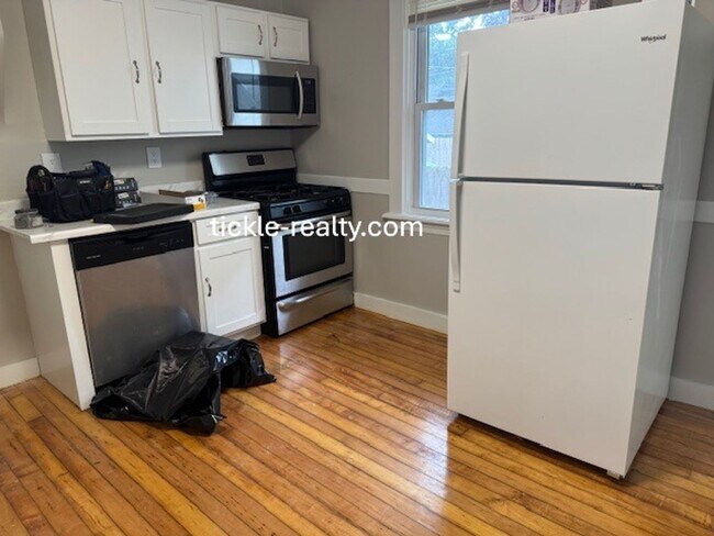 Foto del edificio - 4 Bedroom Park Ave House - 2 Full Baths, D...