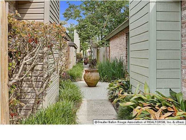 Building Photo - 5222 Blair Ln