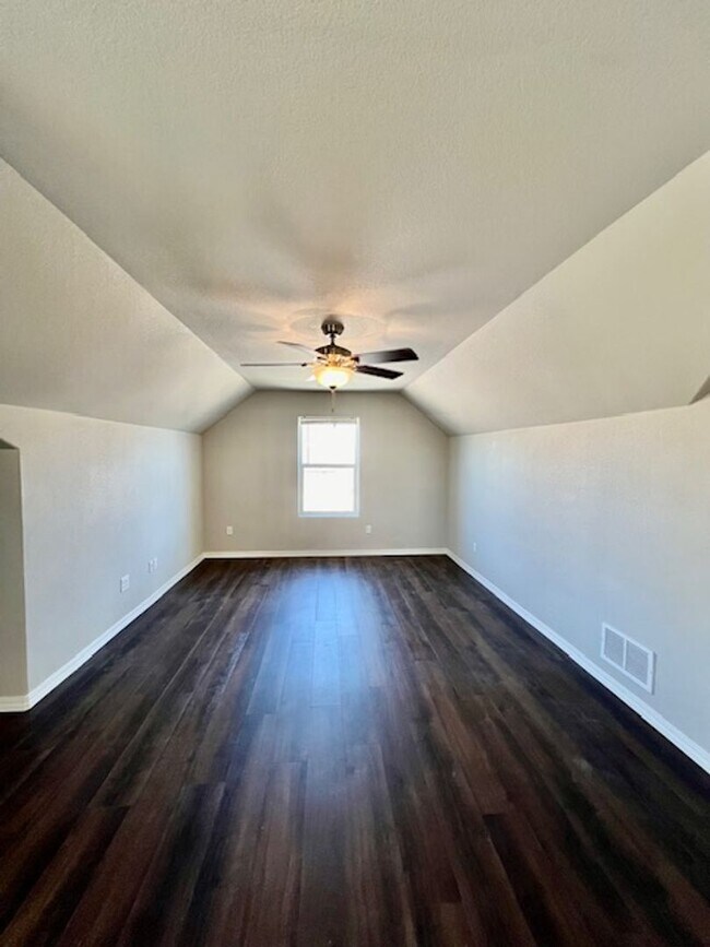 Foto del edificio - Charming 3 Bedroom Home In Falcon Highlands Available Now!