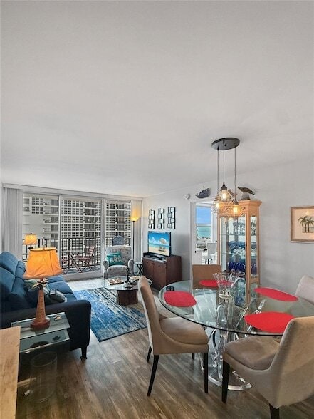 Photo - 525 N Ocean Blvd Apartment