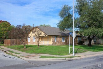 Building Photo - 8204 West Gate Blvd