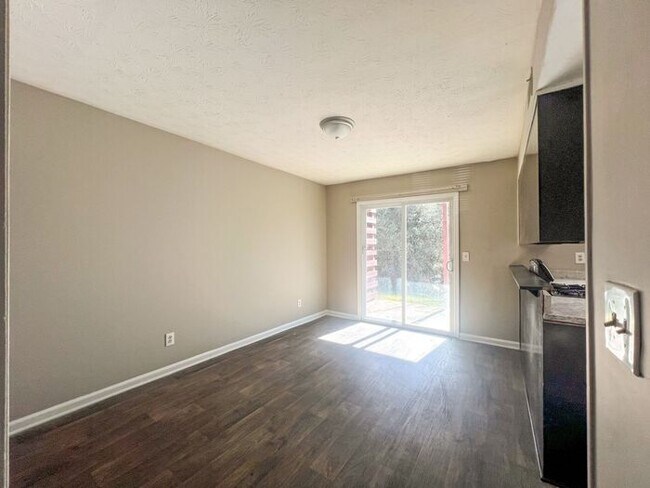 Foto del edificio - READY NOW!!! 2 Bed 1 Bath in Snellville