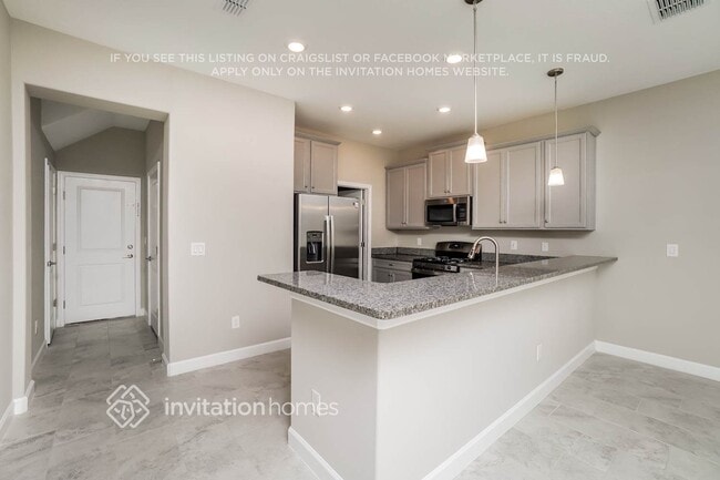 Building Photo - 2864 Coach Manors Way