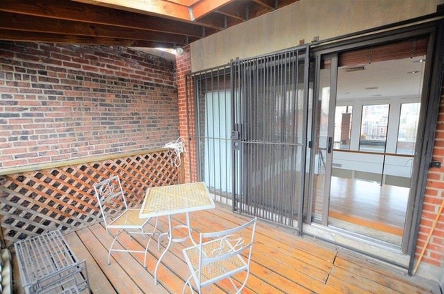 Building Photo - 118 Spring Street