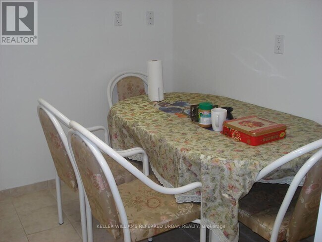 Photo du bâtiment - 114 Kennard Ave