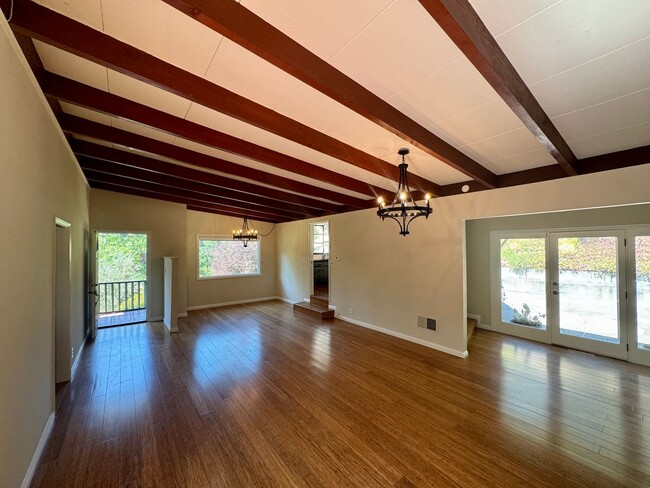 Foto del edificio - Spacious Home Located in Great Lafayette N...