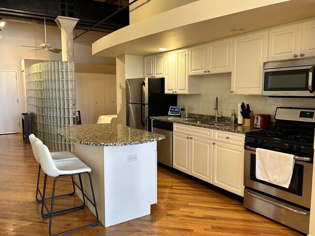 Building Photo - 1601 S Indiana Ave