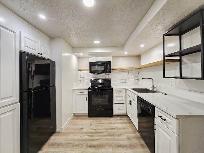 Photo - 610 W 5735 S (Murray, UT) House