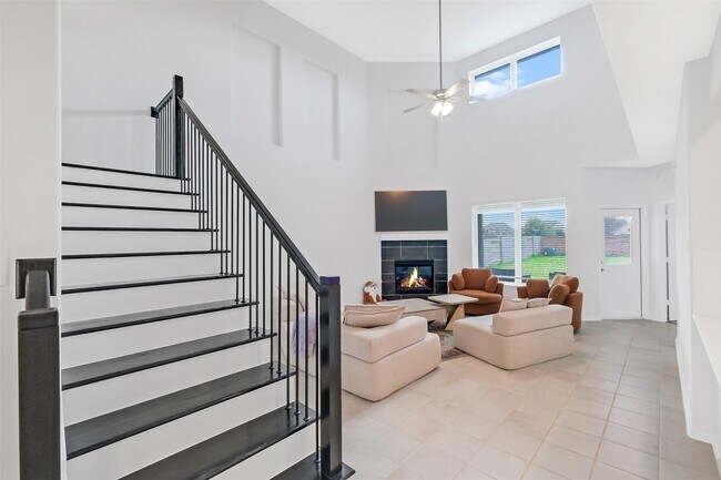 Building Photo - 2445 Whisper Frst Dr