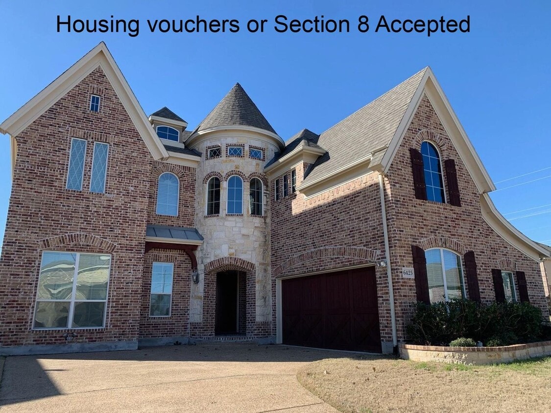 Foto principal - Very beautiful 5 bedroom, 4.1 bathroom hou...