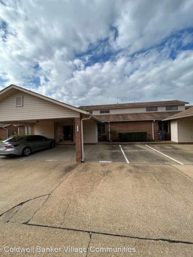 Primary Photo - 2 br, 2 bath House - 2715 Greenbriar Dr. U...