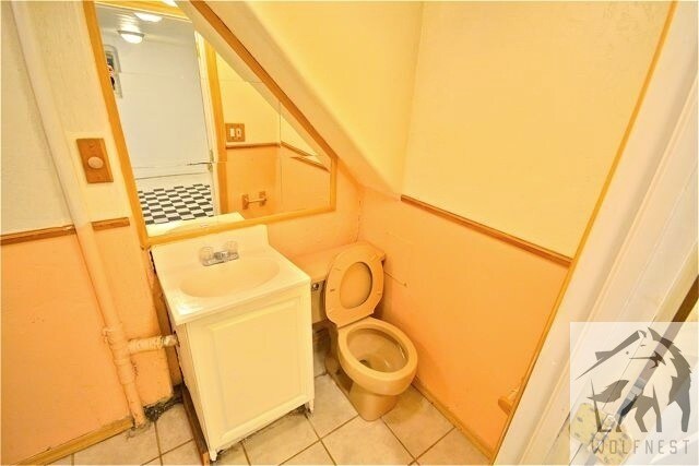 Building Photo - Cozy 1 Bedroom Downtown Basement Unit