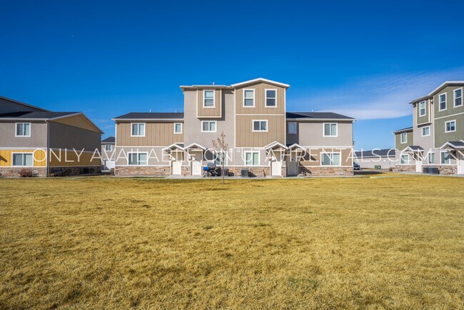 Building Photo - 678 N 190 E