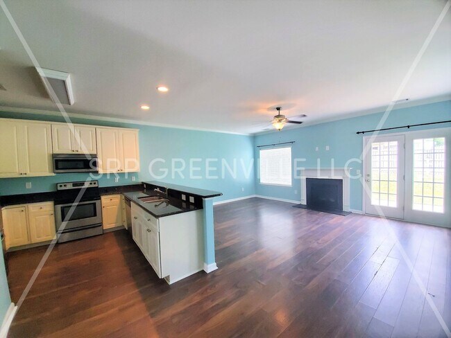 Building Photo - Townes at Brookwood - Beautiful 3 Bed/2.5 ...