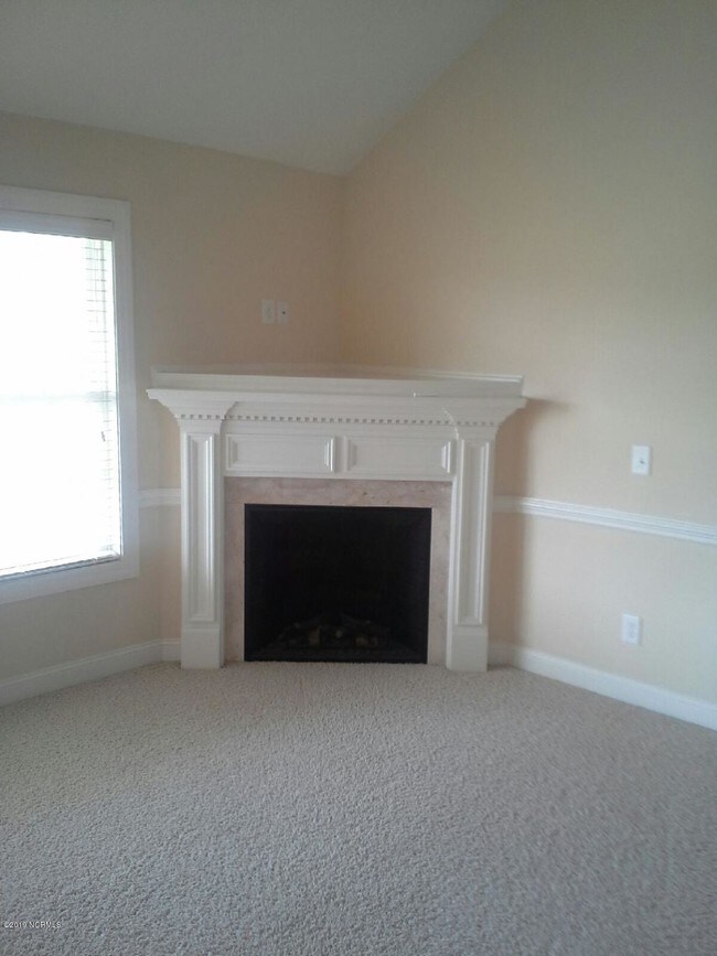 Building Photo - 4101 Dixie Ct