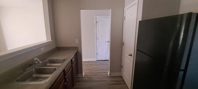 Foto del edificio - 2392 Bigwood Trail