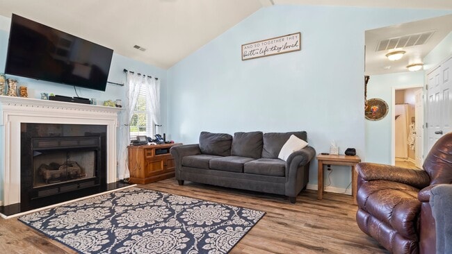 Building Photo - 119 Silver Queen Ln