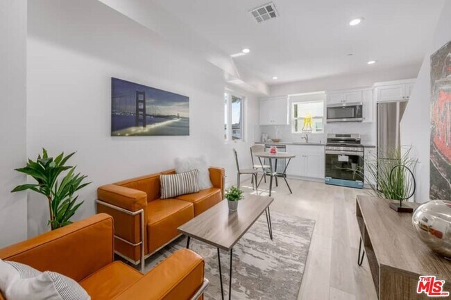 Building Photo - 5337 Homeside Ave