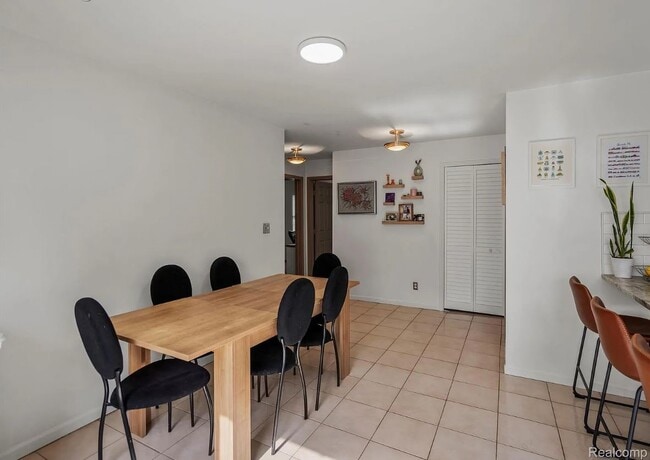 Kitchen - 2204 Mahan St