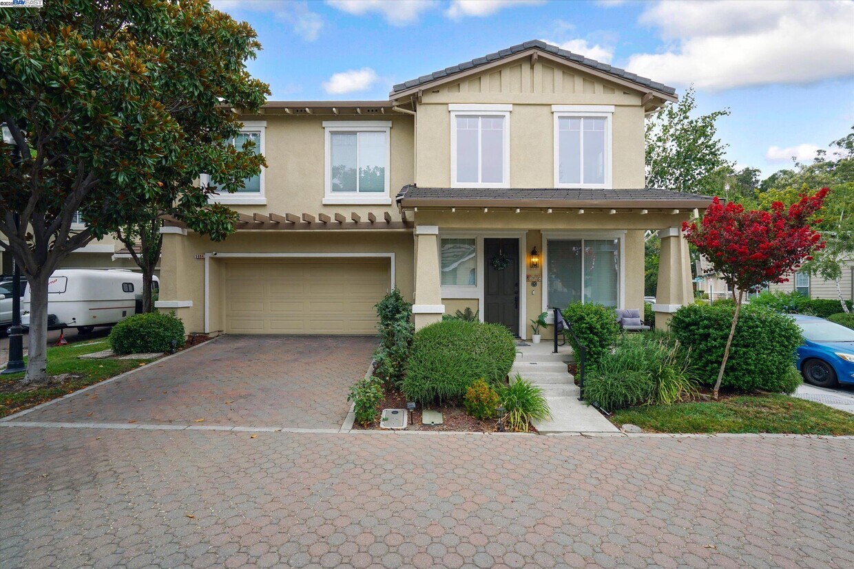 Foto principal - 5884 Cedarwood Cmn