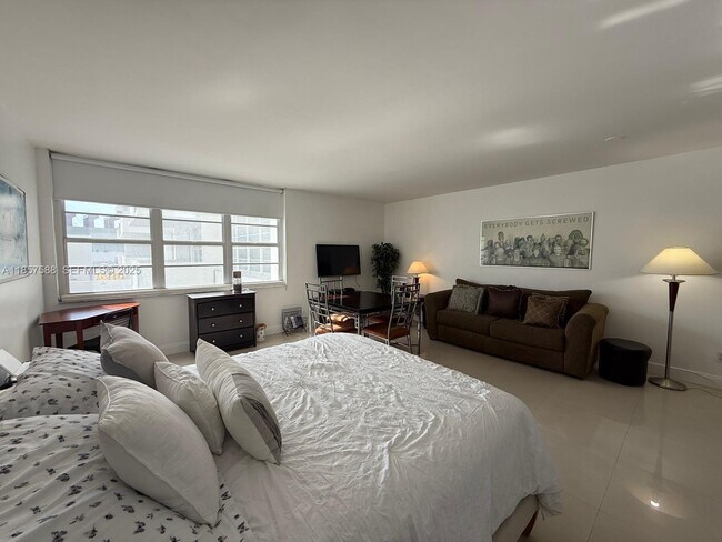 Foto del edificio - 100 Lincoln Rd