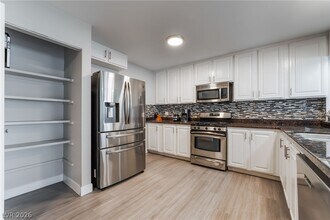 Building Photo - 3992 Chinchilla Ave