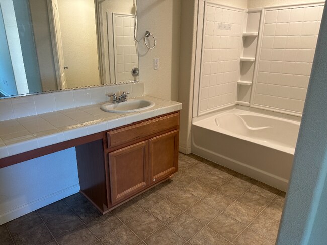 Foto del edificio - 1312 Ladyfern St