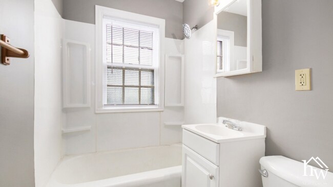 Building Photo - Affordable 2-Bed, 1-Bath Home near Local Amenities