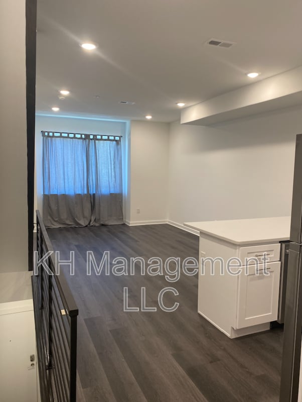 Photo - 4329 Otter St Apartment