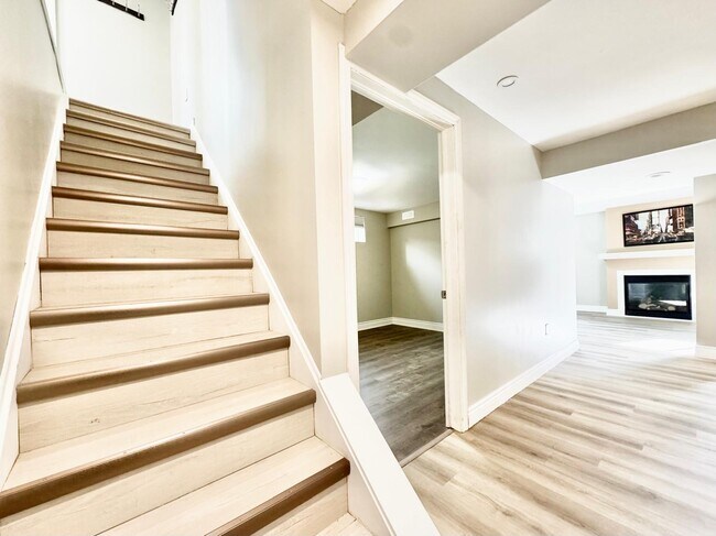 Building Photo - 4 Lindan St