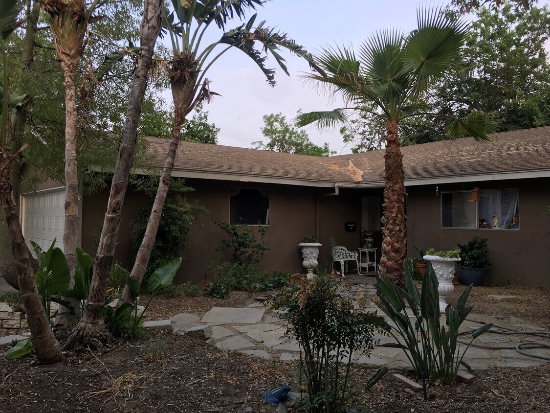 Front of house - 21830 Eccles St