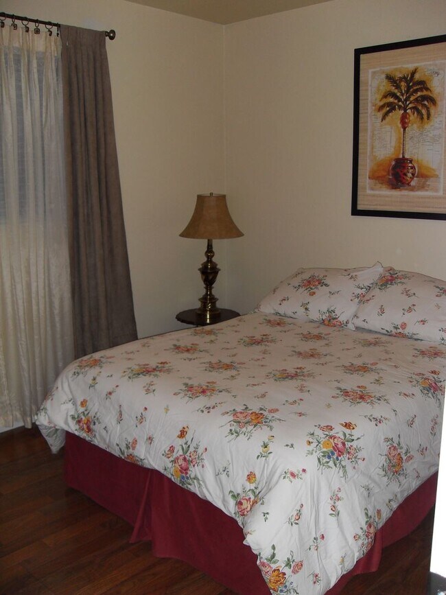 Building Photo - West-Flagstaff 4bd/2ba House Near NAU & CC...