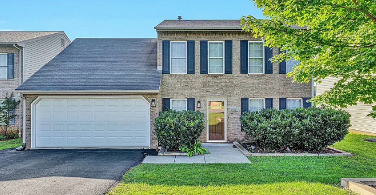 Foto principal - 4855 Golfview Dr NE