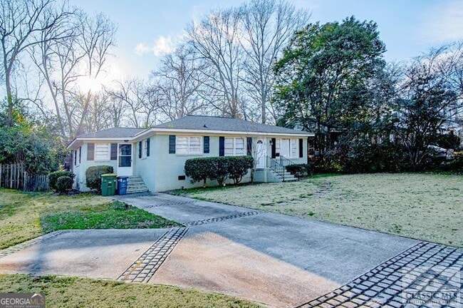 Building Photo - 129 Westover Dr