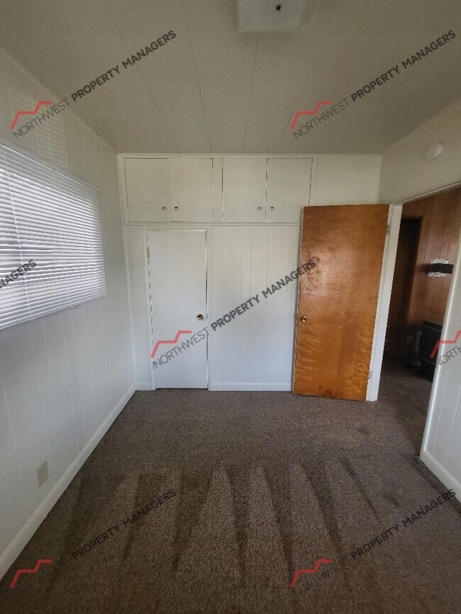 Foto del edificio - 629 NW Hawthorne Pl