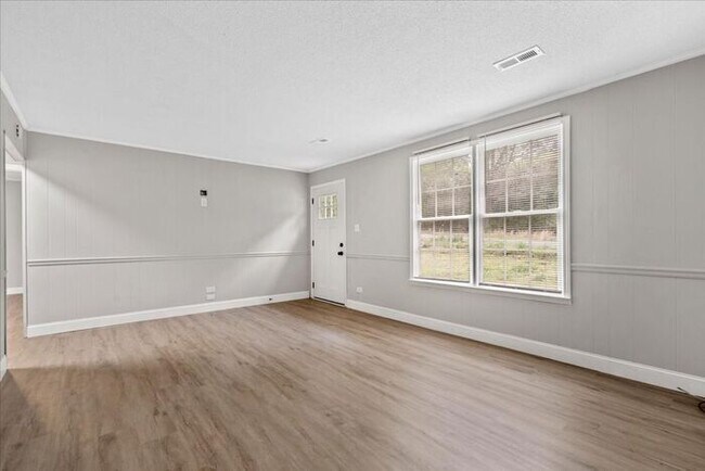 Building Photo - 2022 Old Oakland Cir