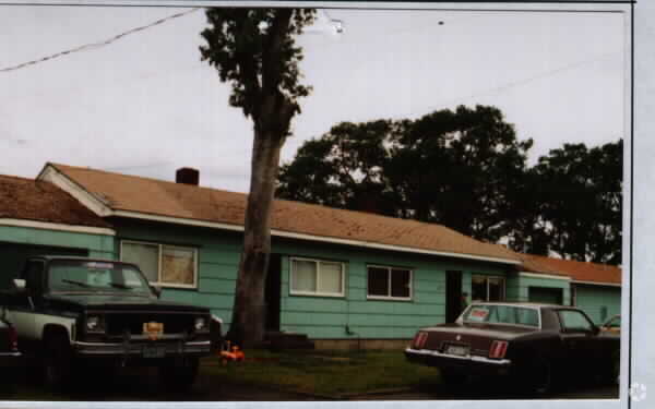 Foto del edificio - 15011-15023 W Thorne Ln SW