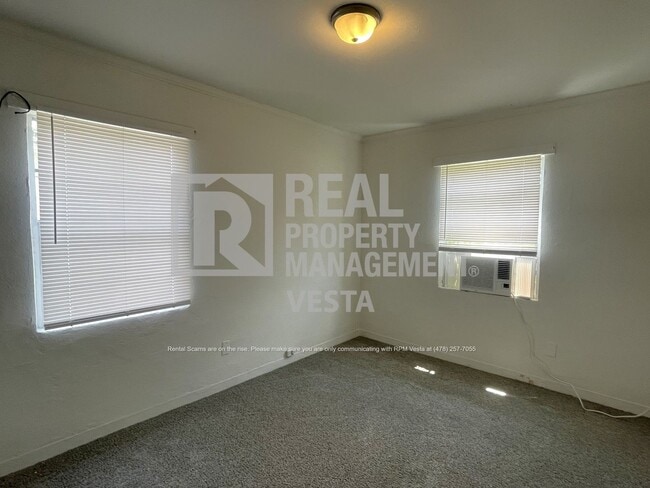 Building Photo - Updated Three Bedroom Home in South Macon