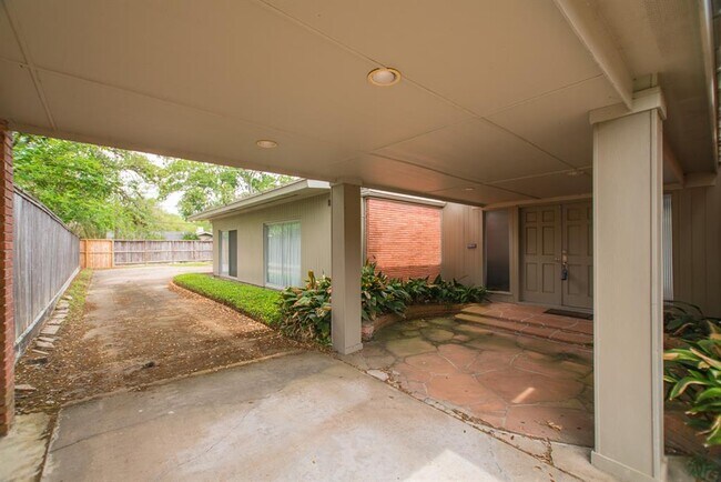 Building Photo - 3602 N Braeswood Blvd